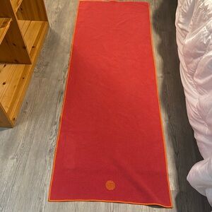 Manduka yogitoes non slip towel